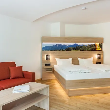 Ringhotel Nebelhornblick 4*